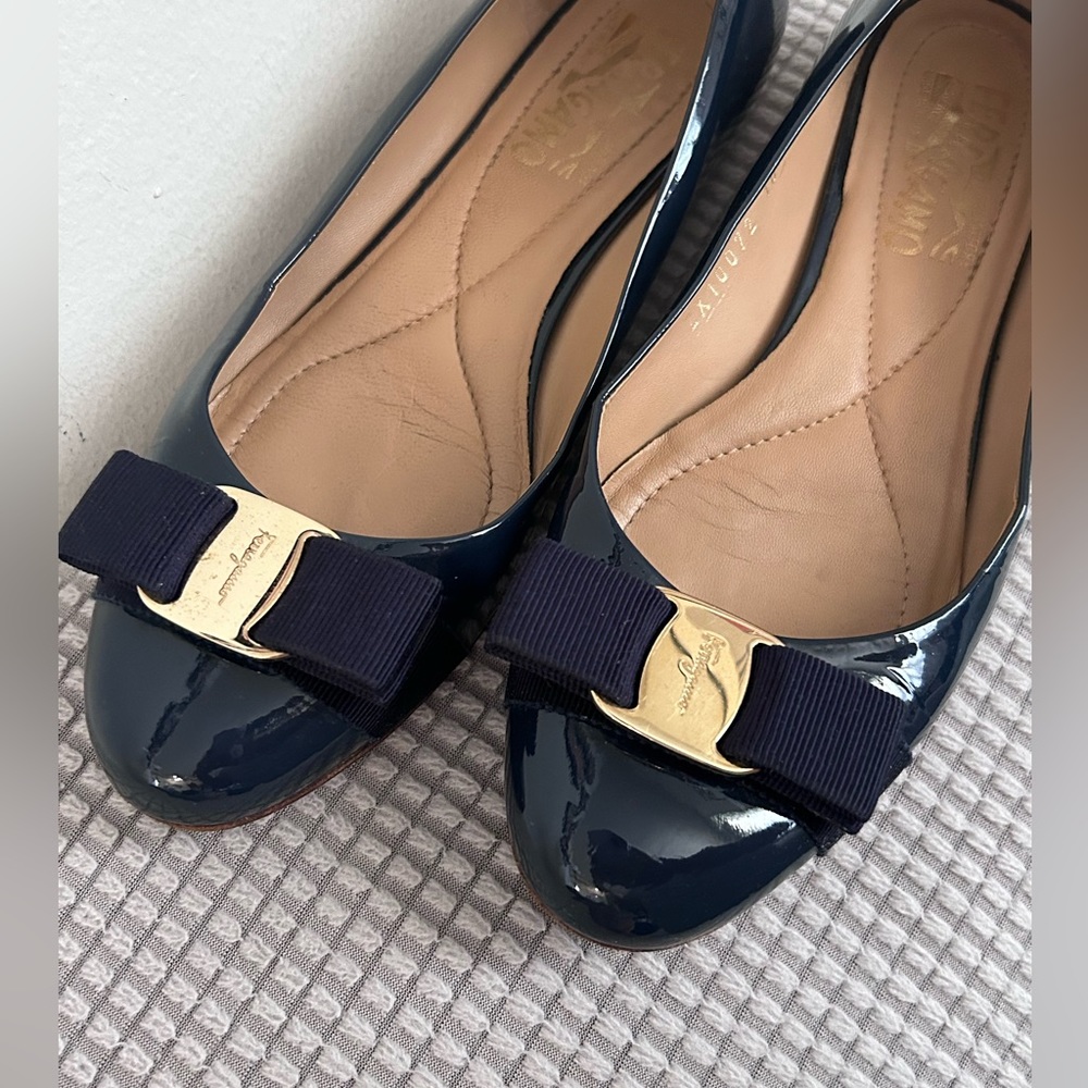 Salvatorre ferragamo flats size 7 navy blue